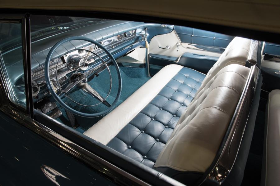 Интерьер Buick Limited Convertible 1958 года  (фото 12 из 57)